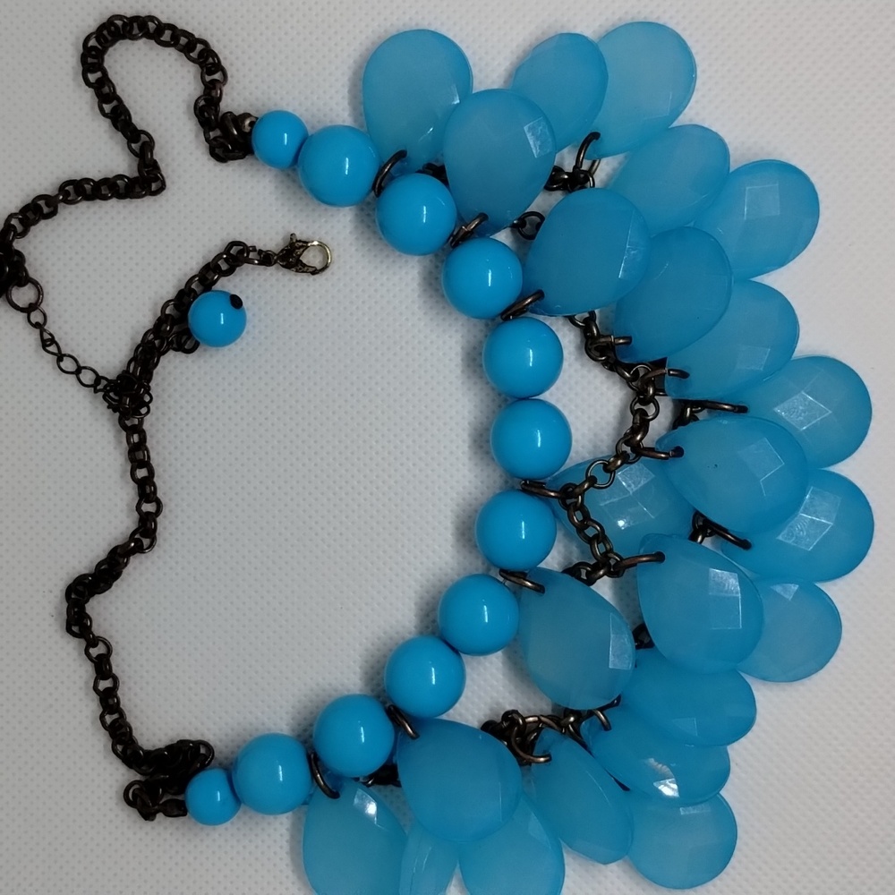 Statement necklace
